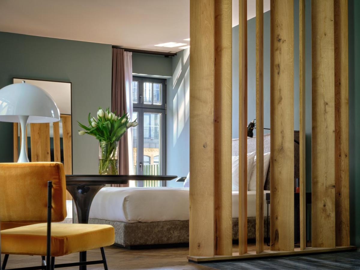Sly Berlin Hotel ภายนอก รูปภาพ A room at the hotel