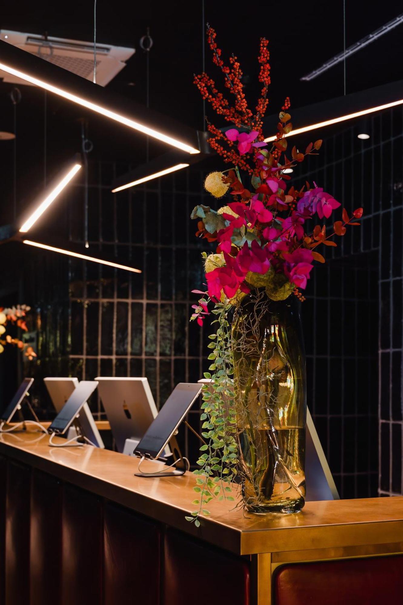 Sly Berlin Hotel ภายนอก รูปภาพ The interior of the new library