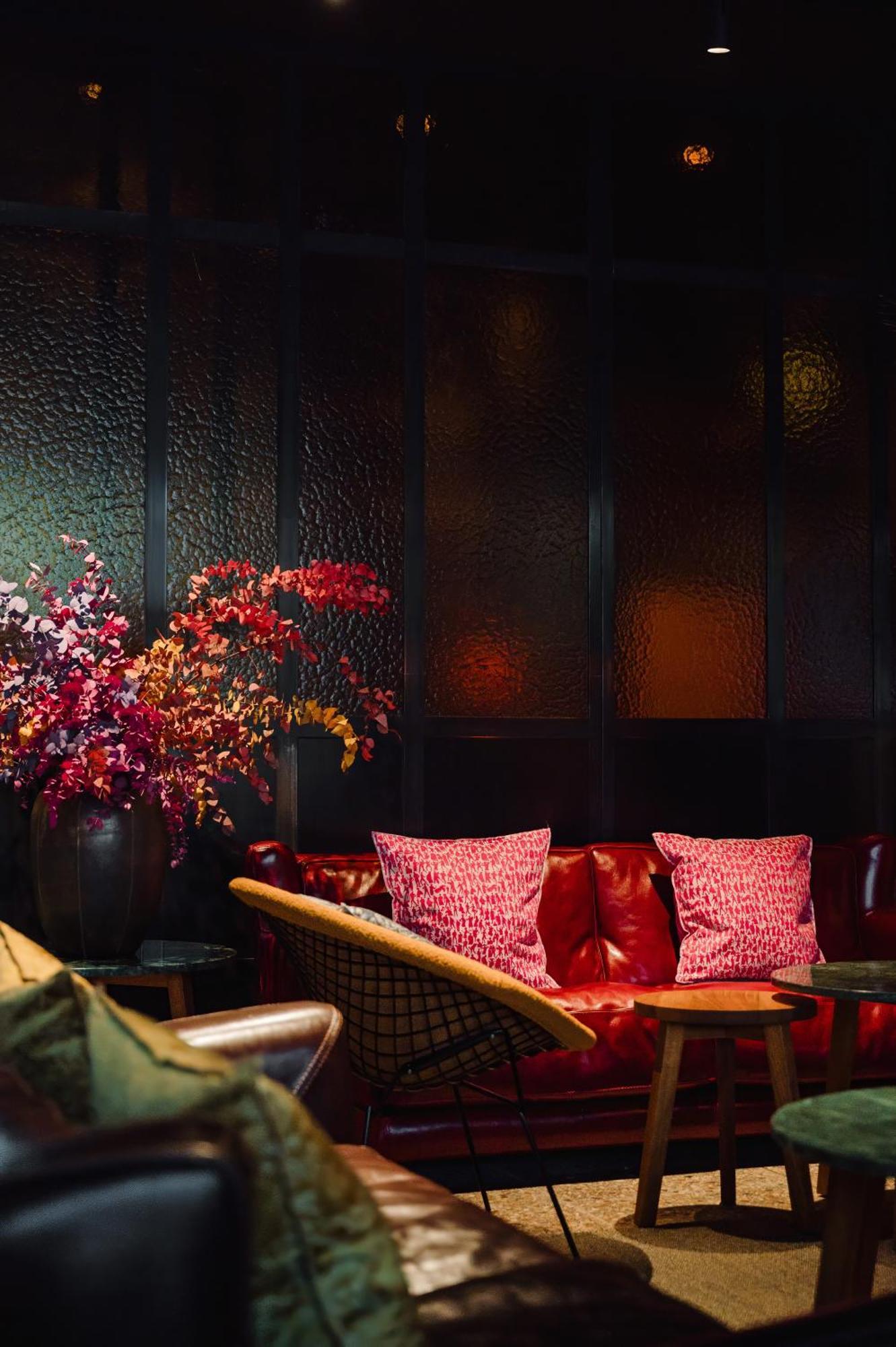Sly Berlin Hotel ภายนอก รูปภาพ Interior of the restaurant