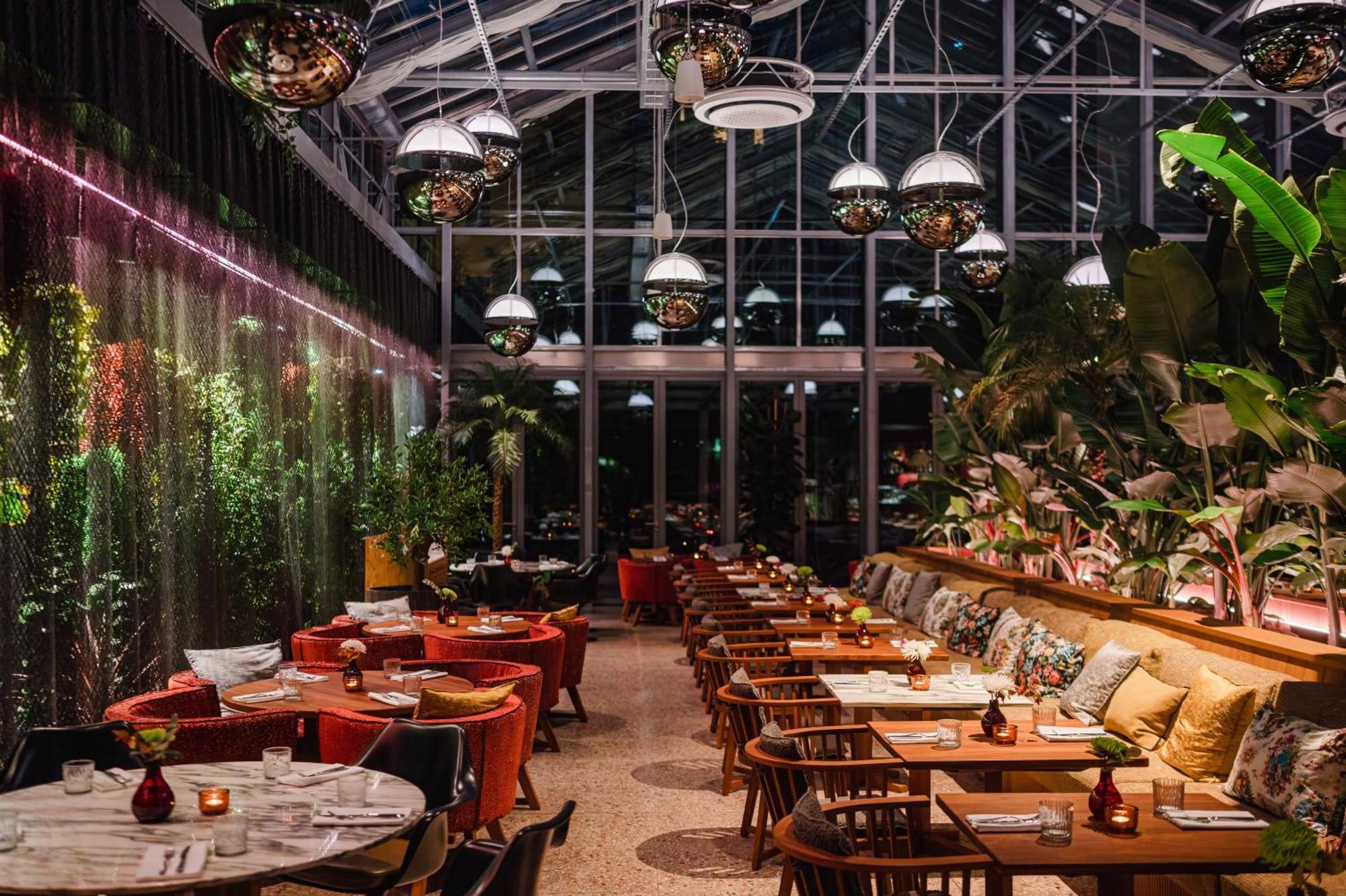 Sly Berlin Hotel ภายนอก รูปภาพ Restaurant Botanica