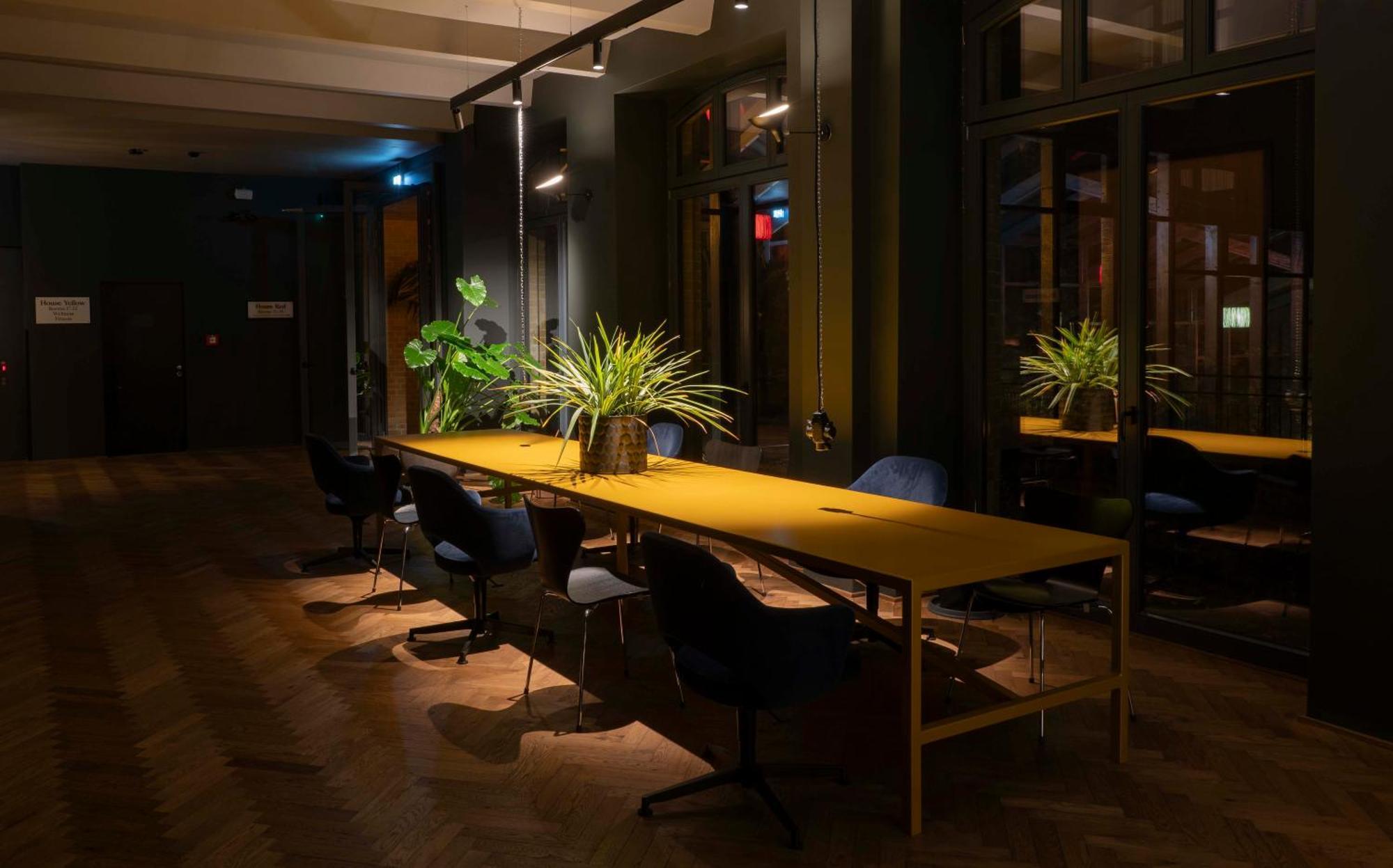 Sly Berlin Hotel ภายนอก รูปภาพ The library at the University of Copenhagen