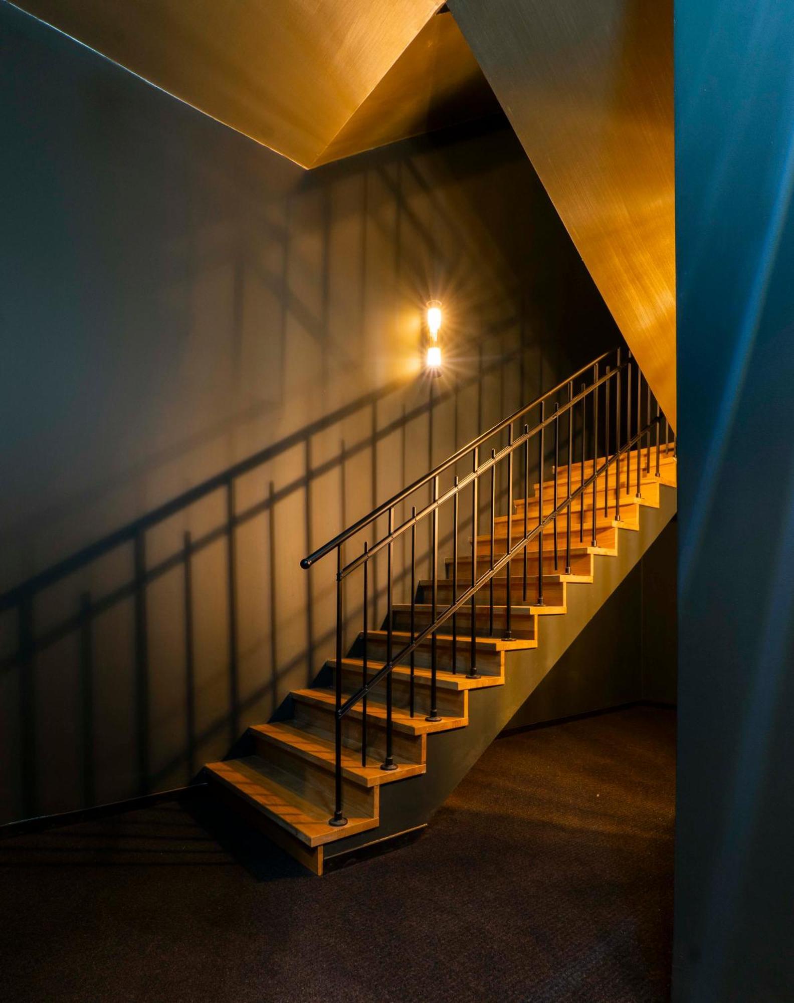 Sly Berlin Hotel ภายนอก รูปภาพ Stairs in the building