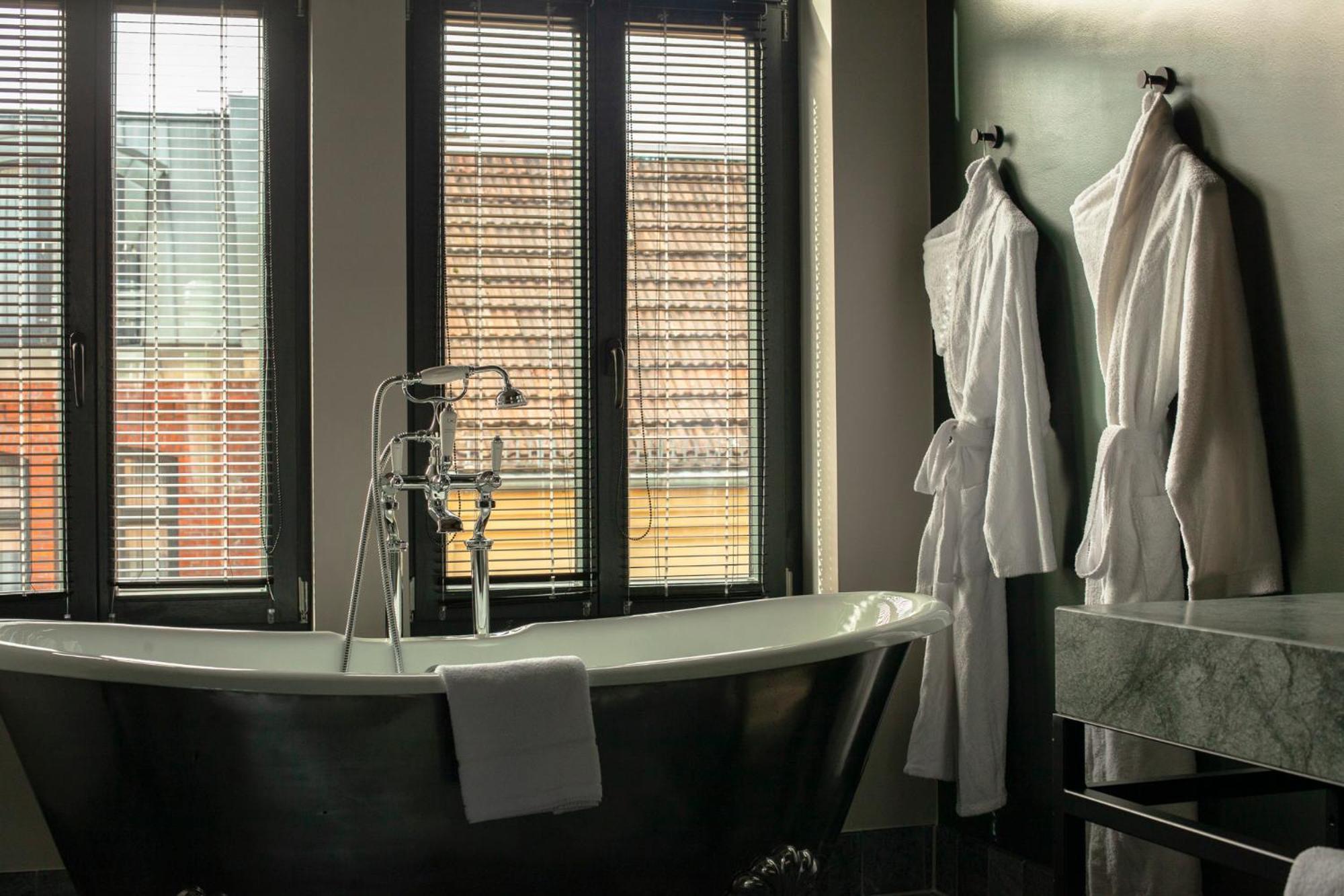Sly Berlin Hotel ภายนอก รูปภาพ Bathroom